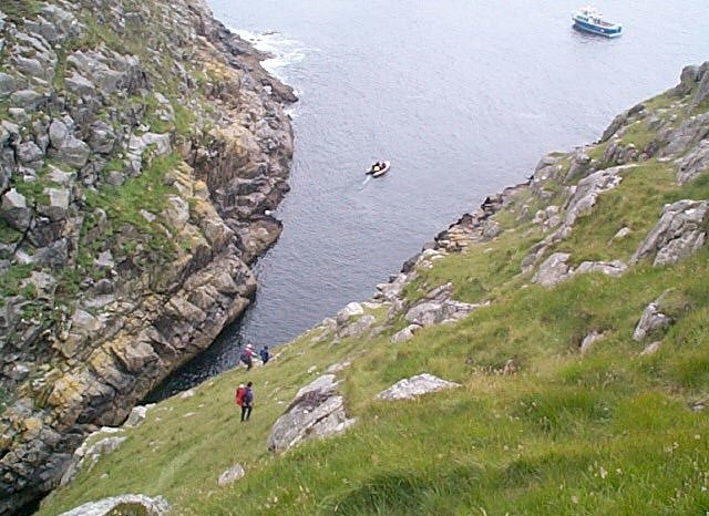 Descending steep grass on Muldoanich