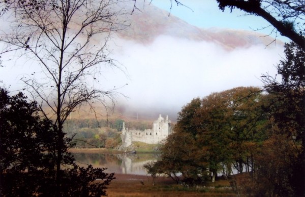 Kilchurn Castle and Beinn a'Bhuiridh (photo: Richard Wood)