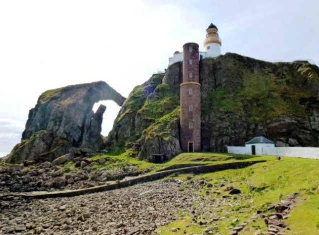 Sanda lighthouse (photo: Douglas Law)