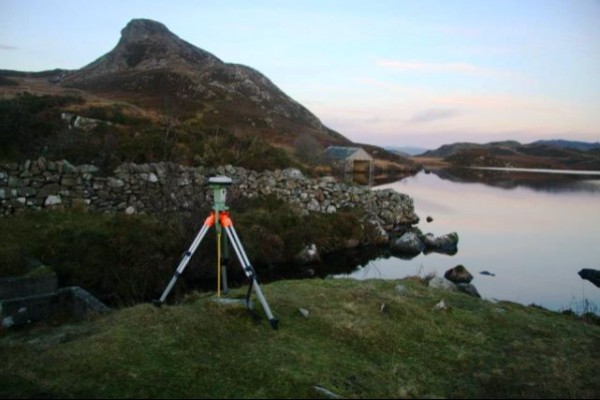 Leica Viva GS15 on Pared y Cefn-hir (photo: GJ Surveys)