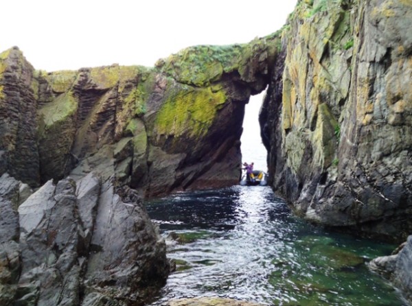 Landing at Inishnabro (photo: Michael Earnshaw)