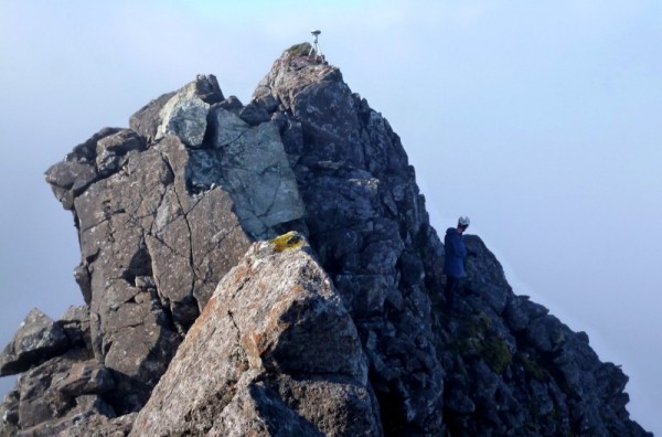 Graham Jackson below Knight's Peak summit (photo: Alan Dawson)
