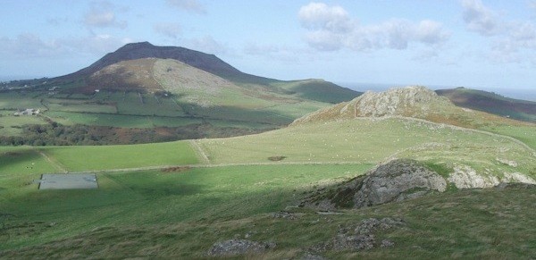 Garn Boduan from Carn Fadryn, a popular excursion from Tremadoc (photo: Bert Barnett)